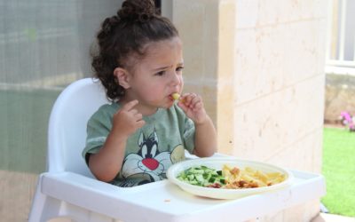 Po pierwsze nie zmuszaj! Co robić, gdy dziecko nie chce jeść?